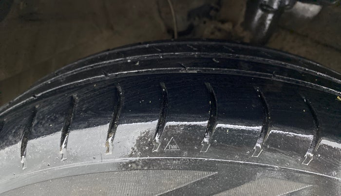 2020 Hyundai NEW SANTRO SPORTZ EXECUTIVE MT CNG, CNG, Manual, 78,314 km, Right Front Tyre Tread