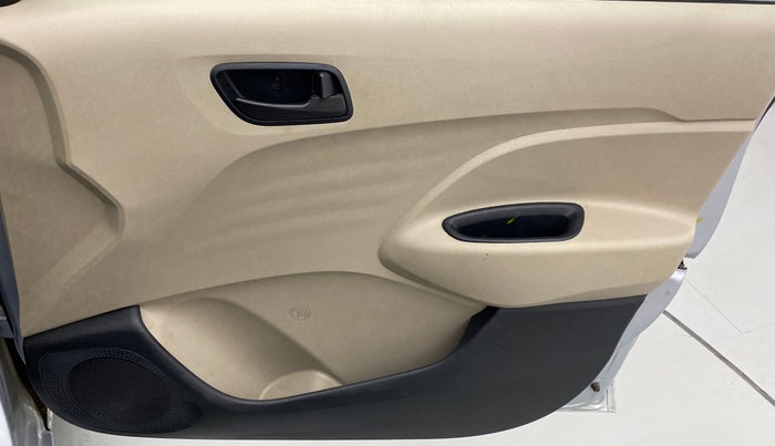 2020 Hyundai NEW SANTRO SPORTZ EXECUTIVE MT CNG, CNG, Manual, 78,314 km, Driver Side Door Panels Control