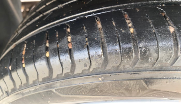 2023 Hyundai NEW I20 SPORTZ 1.2 IVT, Petrol, Automatic, 16,457 km, Right Rear Tyre Tread