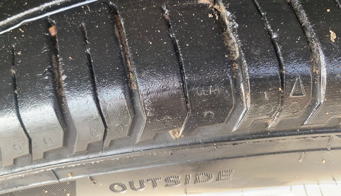 2023 Hyundai NEW I20 SPORTZ 1.2 IVT, Petrol, Automatic, 16,457 km, Left Front Tyre Tread