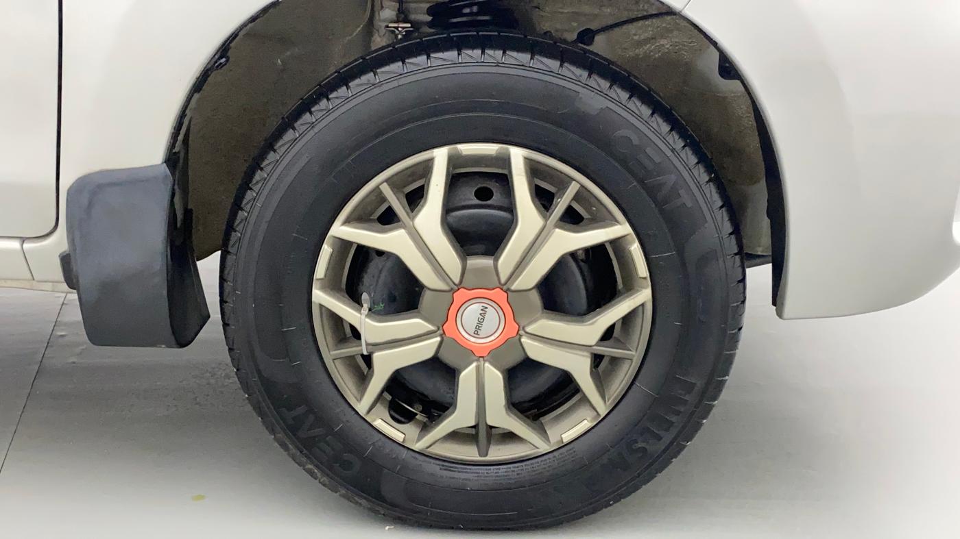 2022 Maruti Alto LXI OPT CNG, CNG, Manual, 3,212 km, Right Front Wheel