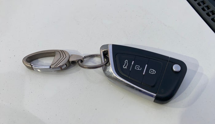 2013 Hyundai i20 SPORTZ 1.2, Petrol, Manual, 1,08,458 km, Key Close Up