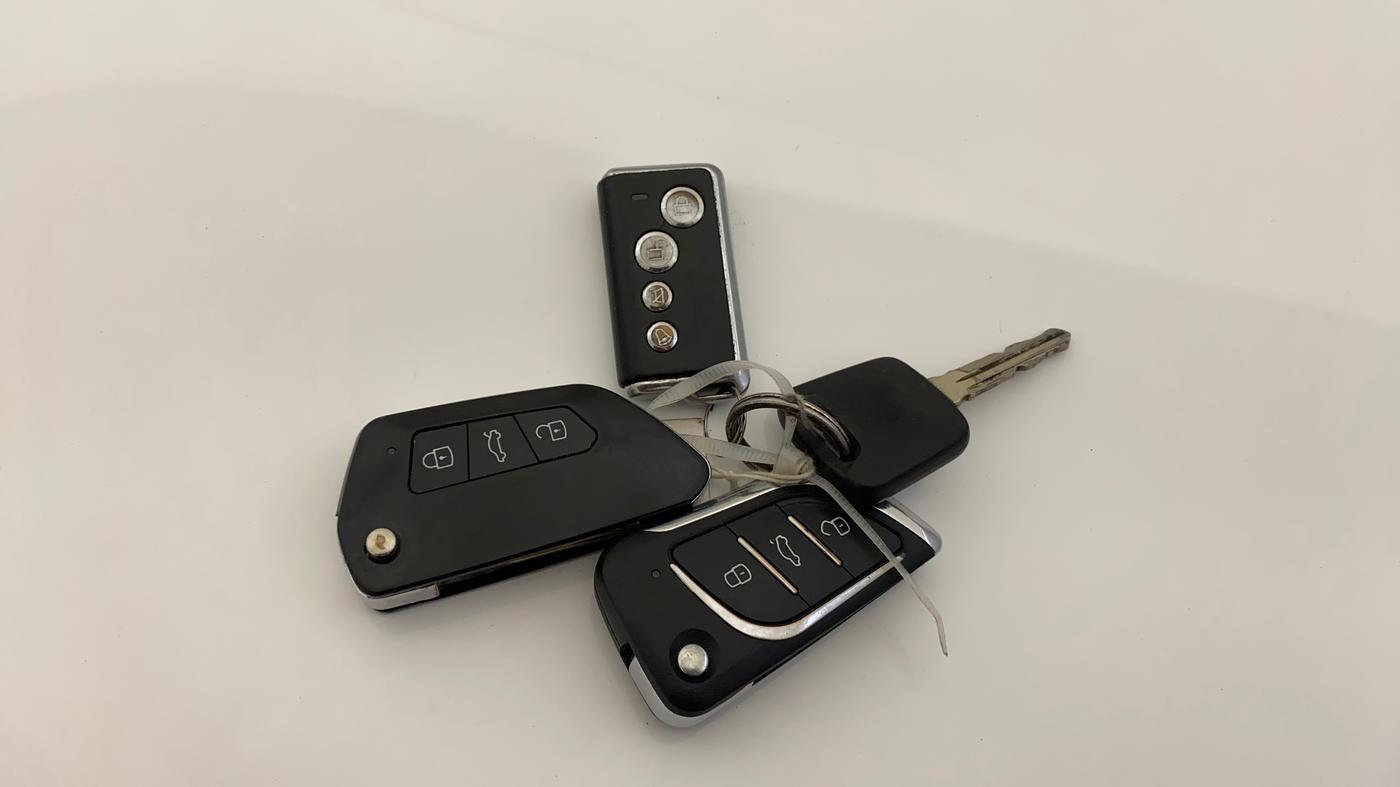 2022 Nissan MAGNITE XE, Petrol, Manual, 37,327 km, Key Close Up