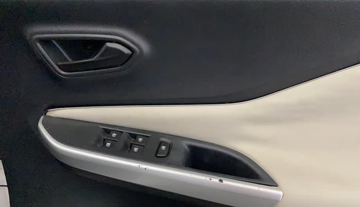 2022 Nissan MAGNITE XE, Petrol, Manual, 37,327 km, Driver Side Door Panels Control