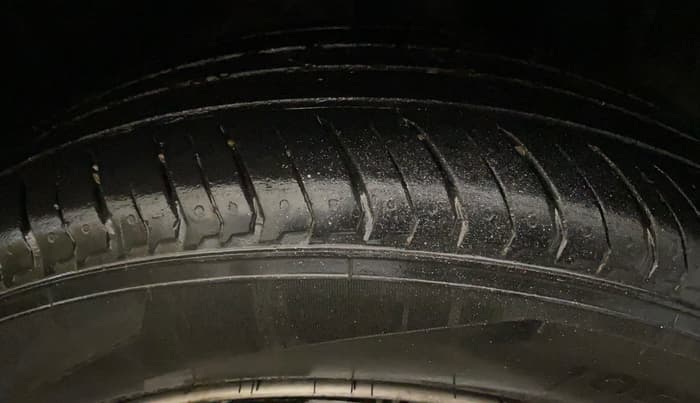 2022 Nissan MAGNITE XE, Petrol, Manual, 37,327 km, Left Rear Tyre Tread