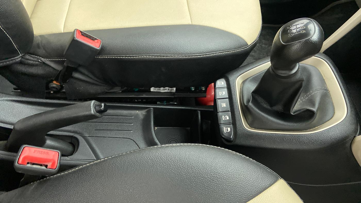 2020 Hyundai NEW SANTRO 1.1 SPORTZ MT CNG, CNG, Manual, 27,509 km, Gear Lever