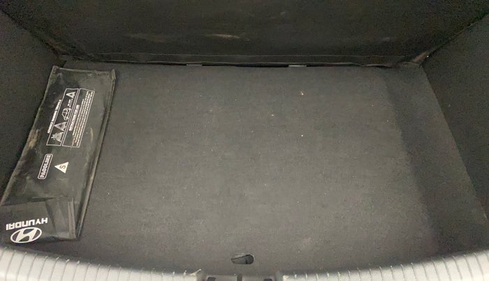 2018 Hyundai Grand i10 SPORTZ 1.2 KAPPA VTVT DUAL TONE, Petrol, Manual, 36,888 km, Boot Inside