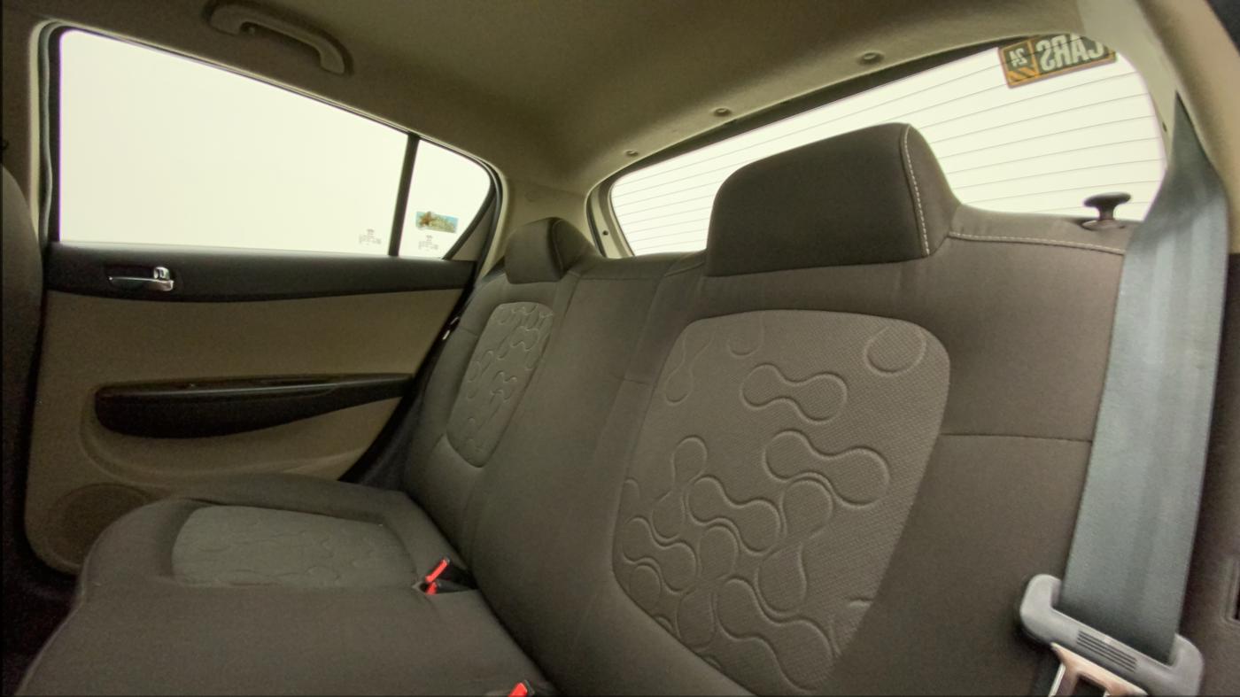 2011 Hyundai i20 MAGNA 1.2, Petrol, Manual, 21,831 km, Right Side Rear Door Cabin