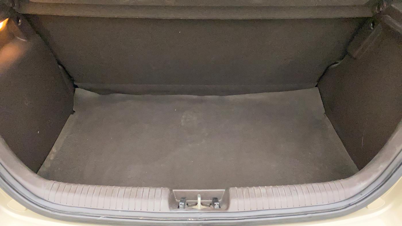 2011 Hyundai i20 MAGNA 1.2, Petrol, Manual, 21,831 km, Boot Inside
