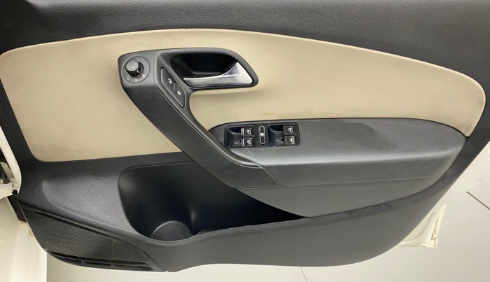 2012 Volkswagen Polo COMFORTLINE 1.2L PETROL, CNG, Manual, 38,225 km, Driver Side Door Panels Control