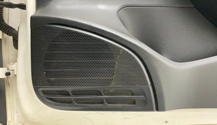 2012 Volkswagen Polo COMFORTLINE 1.2L PETROL, CNG, Manual, 38,225 km, Speaker