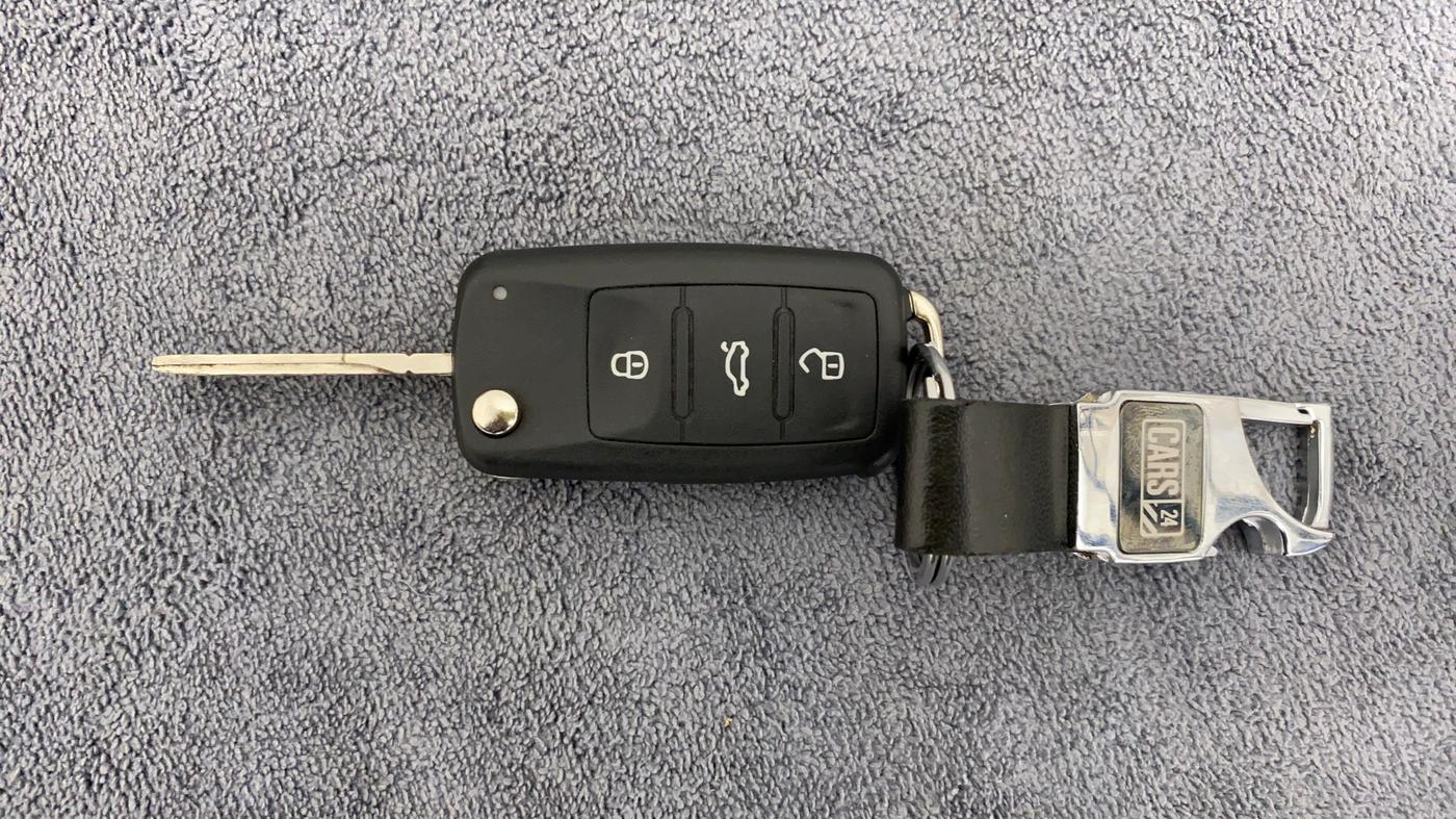 2012 Volkswagen Polo COMFORTLINE 1.2L PETROL, CNG, Manual, 38,225 km, Key Close Up