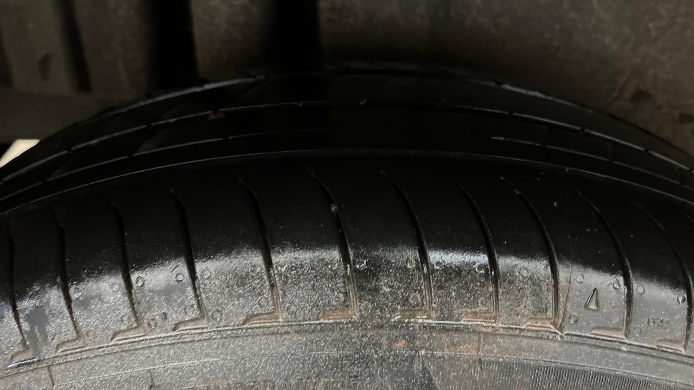 2015 Maruti Swift ZXI, Petrol, Manual, 56,451 km, Right Rear Tyre Tread