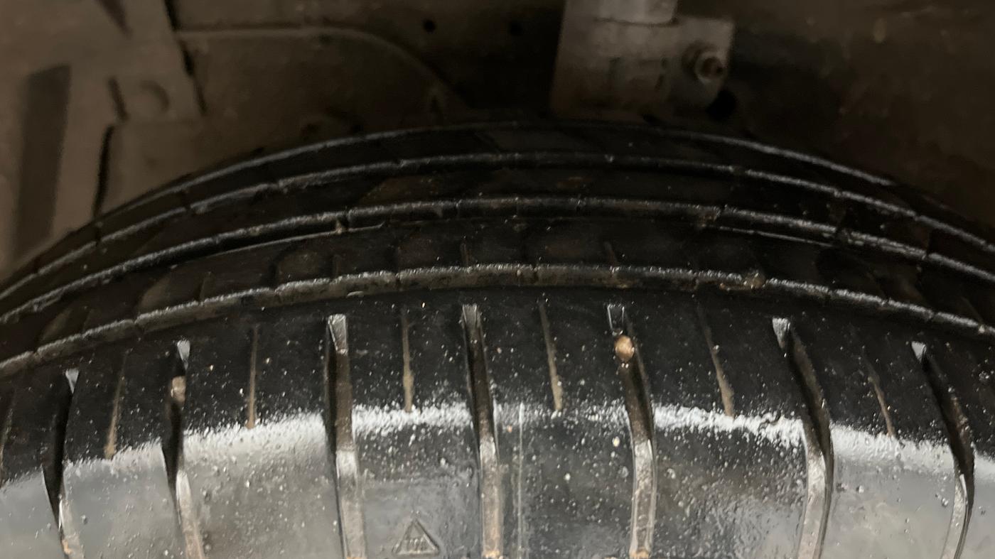 2015 Maruti Swift ZXI, Petrol, Manual, 56,451 km, Left Front Tyre Tread