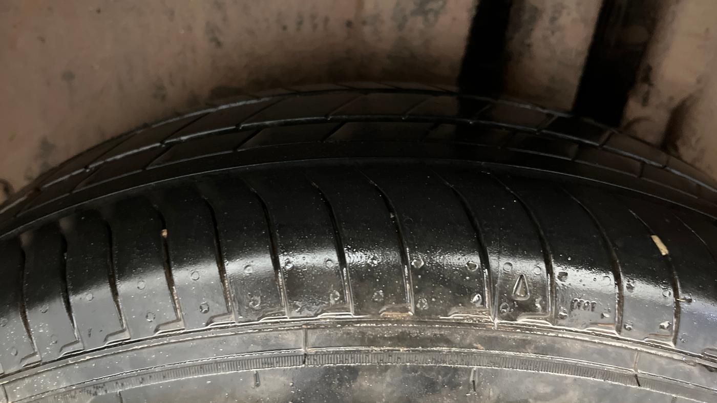 2015 Maruti Swift ZXI, Petrol, Manual, 56,451 km, Left Rear Tyre Tread