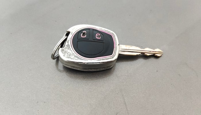 2019 Maruti Ciaz SIGMA 1.5 SHVS MT  PETROL, Petrol, Manual, 75,428 km, Key Close Up