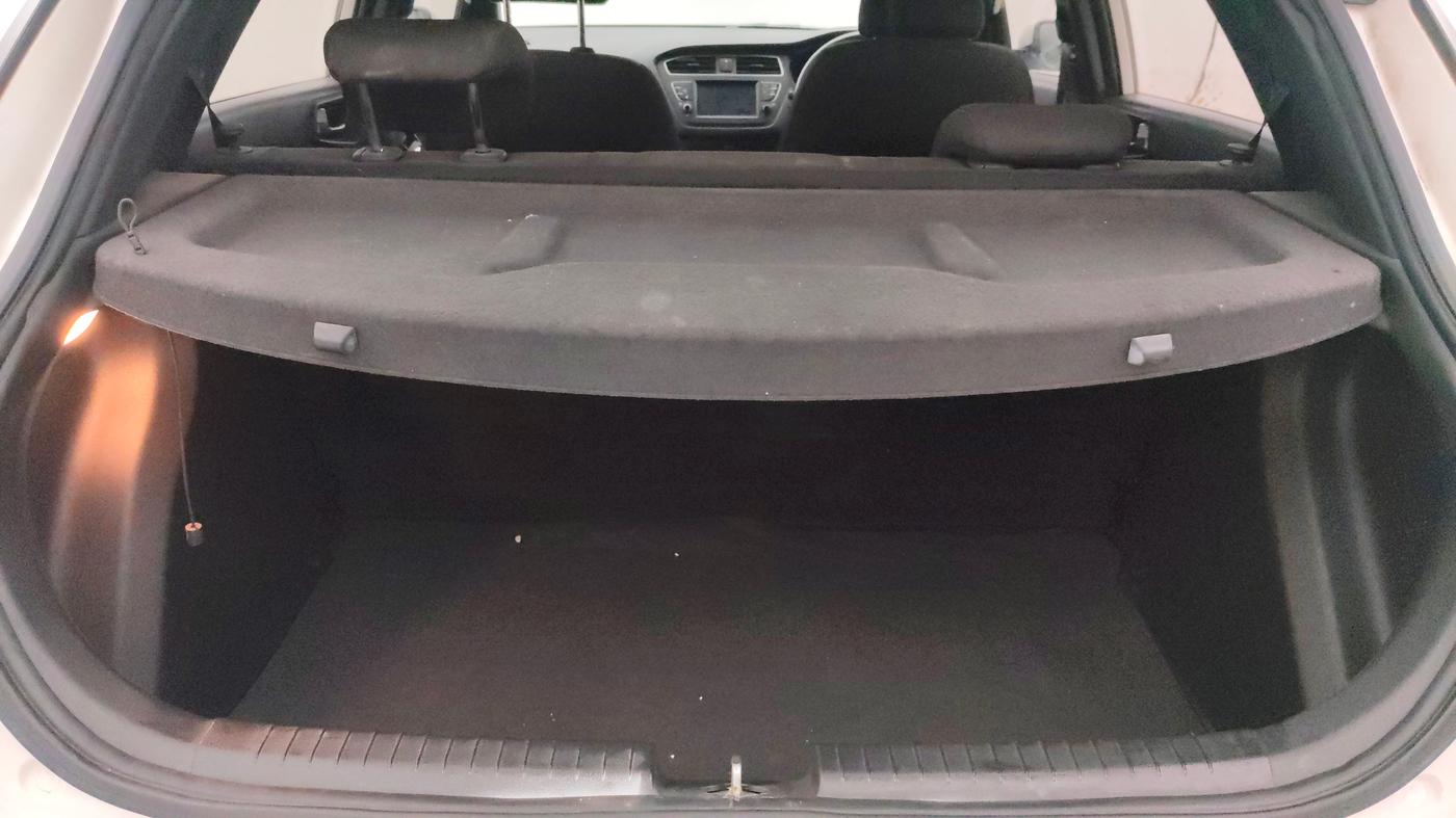 2018 Hyundai i20 Active 1.2 SX, Petrol, Manual, 51,592 km, Boot Inside