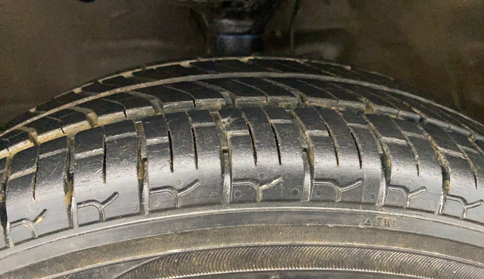 2015 Maruti Wagon R 1.0 LXI, Petrol, Manual, 48,758 km, Left Front Tyre Tread