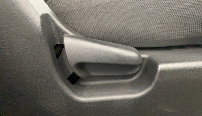 2015 Maruti Wagon R 1.0 LXI, Petrol, Manual, 48,758 km, Driver Side Adjustment Panel