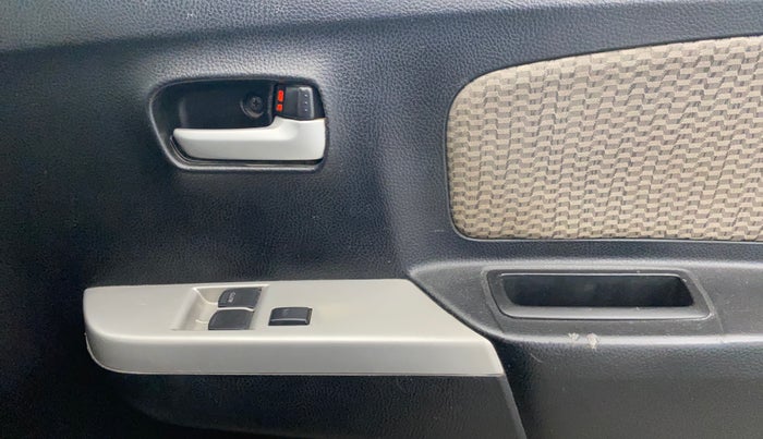 2015 Maruti Wagon R 1.0 LXI, Petrol, Manual, 48,758 km, Driver Side Door Panels Control