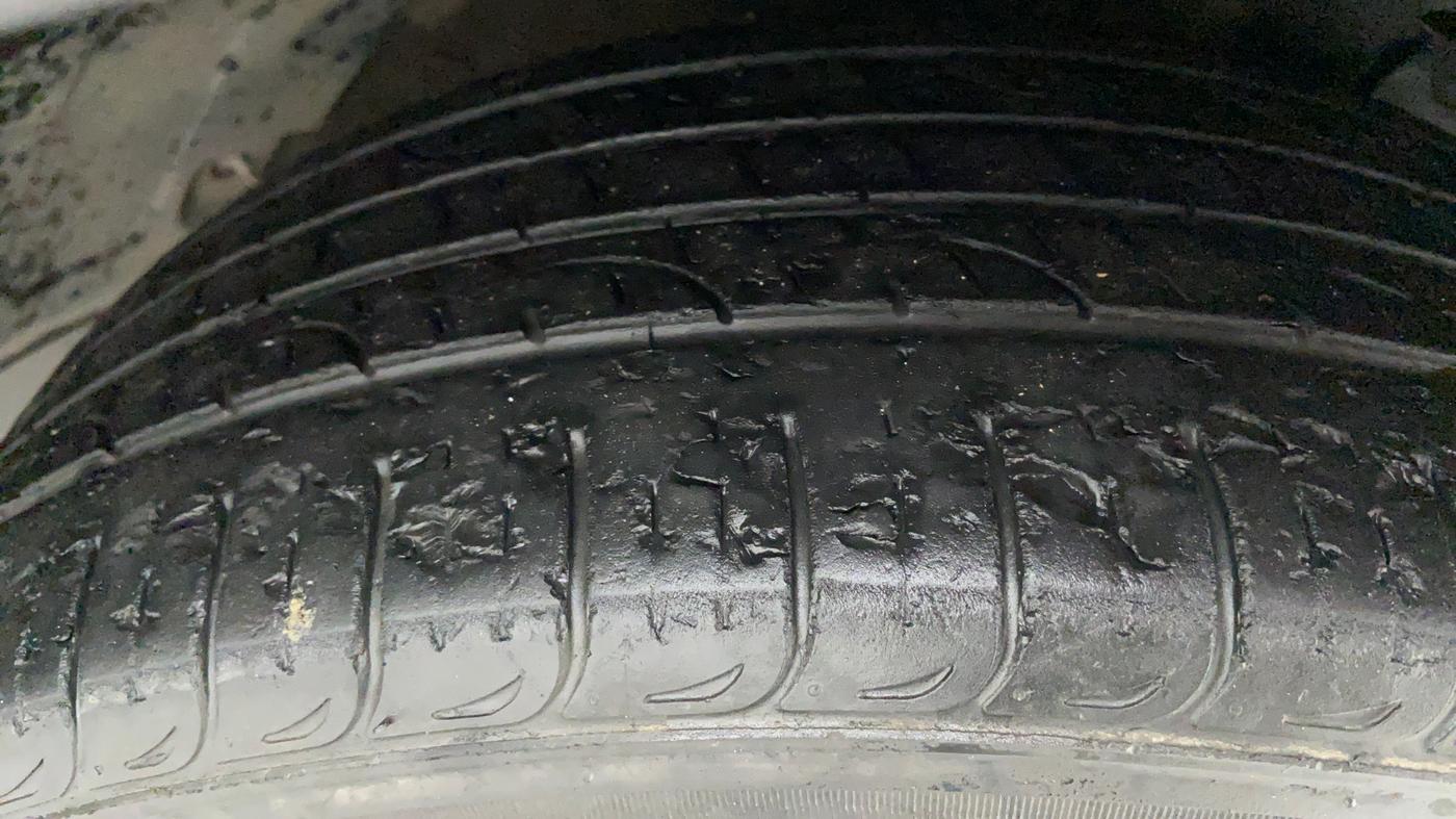 2018 Hyundai Tucson 2WD AT GL DIESEL, Diesel, Automatic, 30,136 km, Right Front Tyre Tread