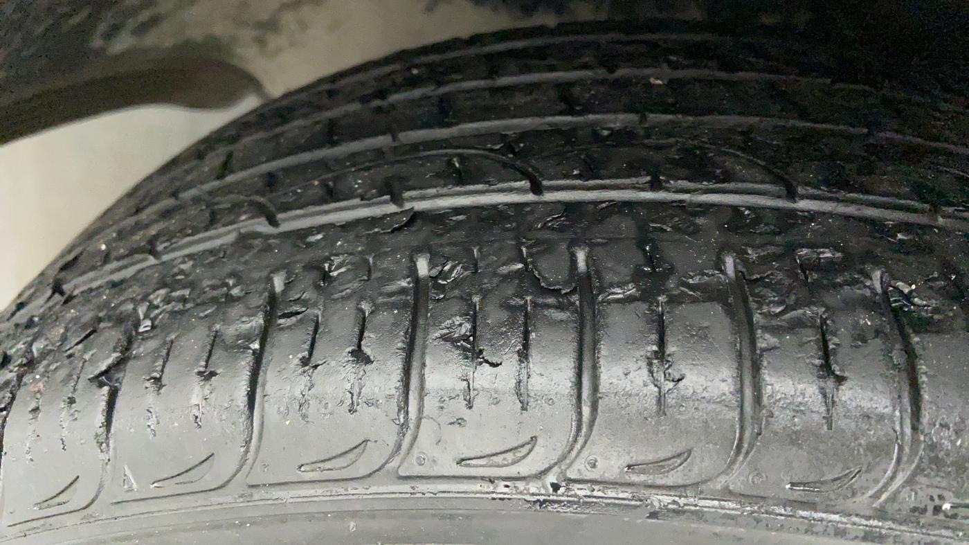 2018 Hyundai Tucson 2WD AT GL DIESEL, Diesel, Automatic, 30,136 km, Left Front Tyre Tread