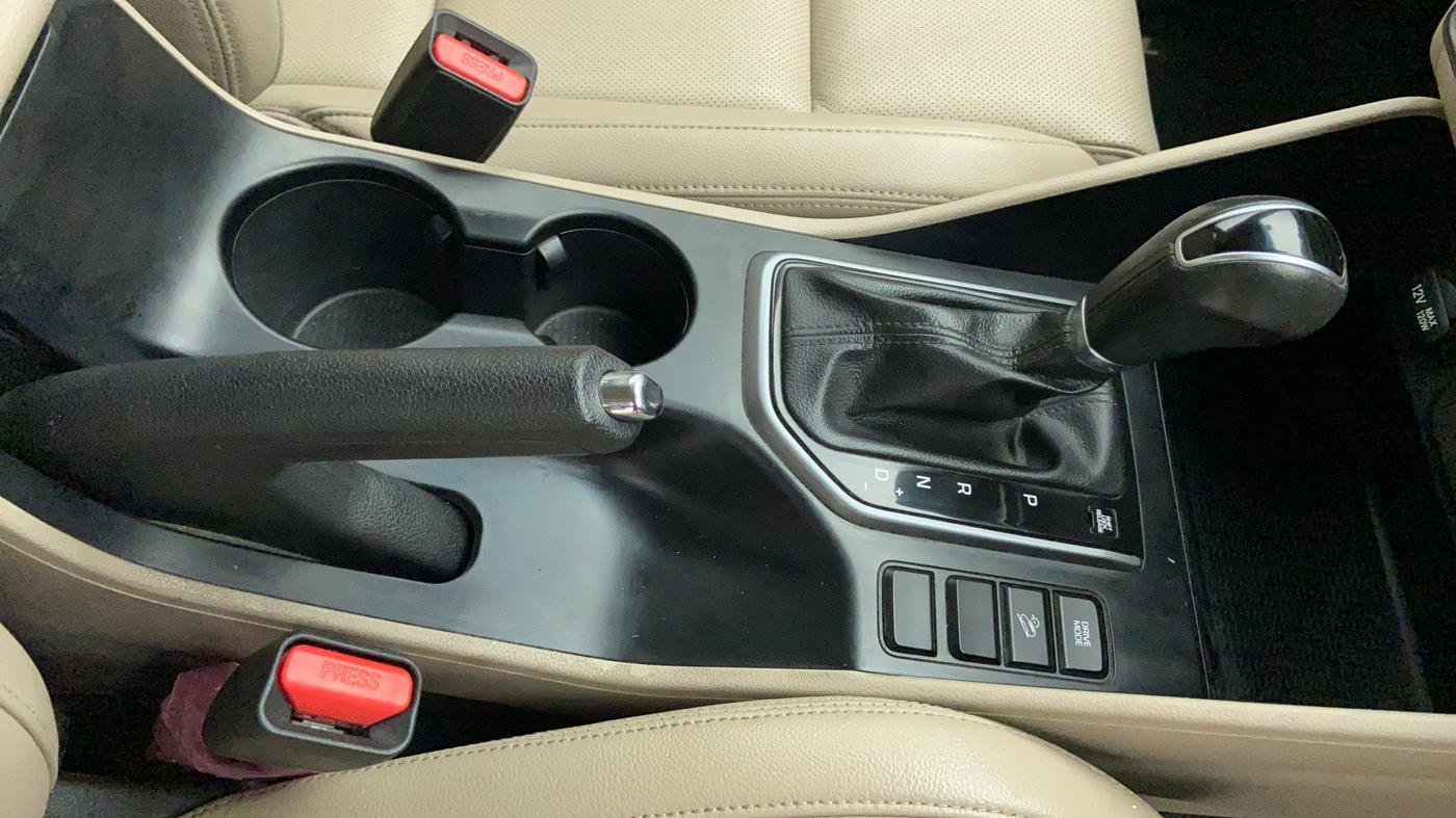 2018 Hyundai Tucson 2WD AT GL DIESEL, Diesel, Automatic, 30,136 km, Gear Lever