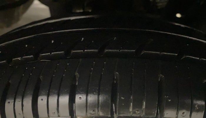 2015 Hyundai Eon D-LITE+, Petrol, Manual, 26,920 km, Left Rear Tyre Tread