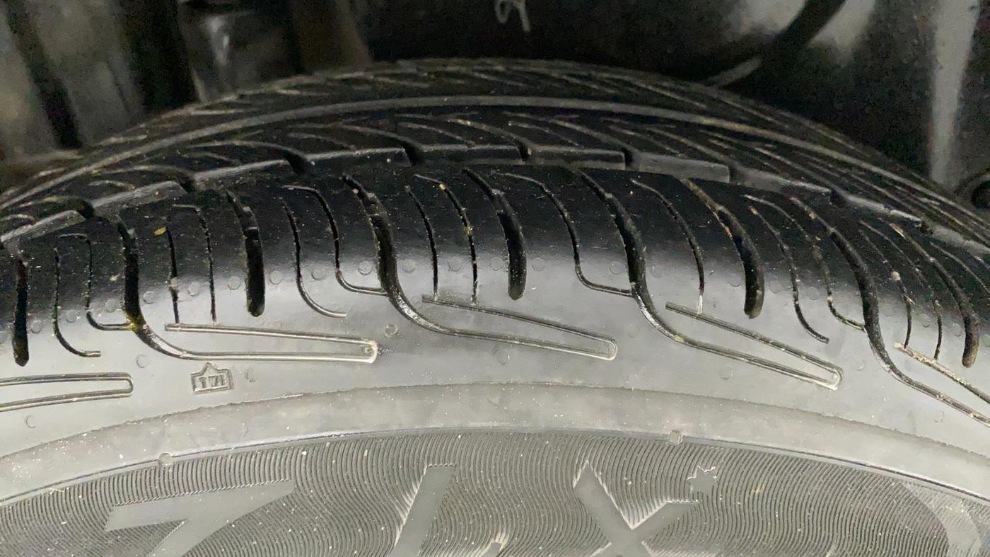 2013 Maruti Swift Dzire VXI, Petrol, Manual, 85,658 km, Right Rear Tyre Tread