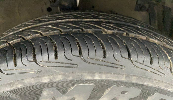 2013 Maruti Swift Dzire VXI, Petrol, Manual, 85,658 km, Right Front Tyre Tread