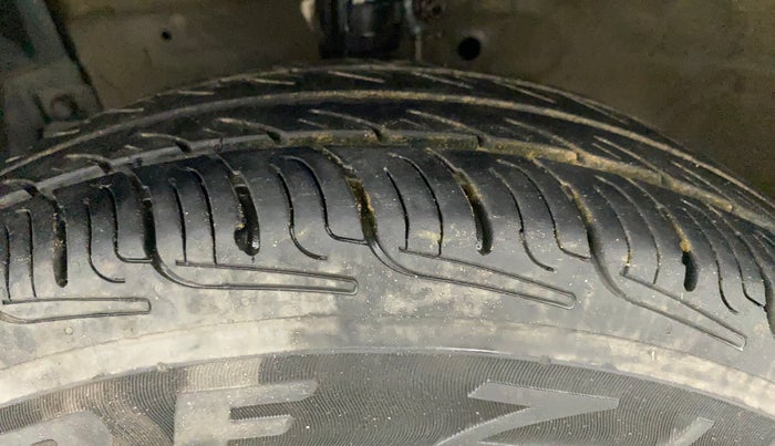 2013 Maruti Swift Dzire VXI, Petrol, Manual, 85,658 km, Left Front Tyre Tread