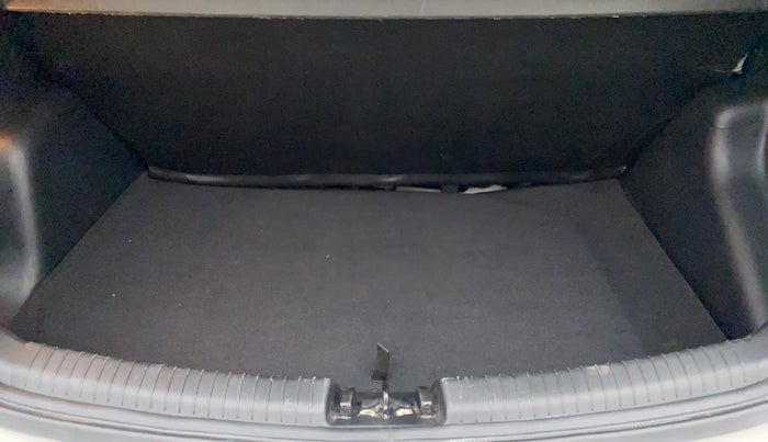 2015 Hyundai Grand i10 ASTA AT 1.2 KAPPA VTVT, Petrol, Automatic, 56,235 km, Boot Inside