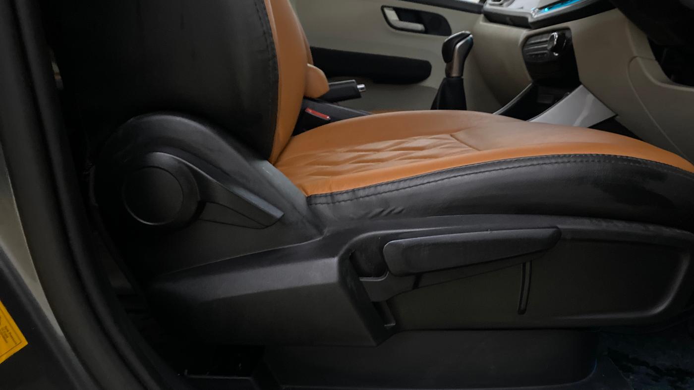 2024 Tata ALTROZ XZ PLUS SUNROOF CNG, CNG, Manual, 20,242 km, Driver Side Adjustment Panel