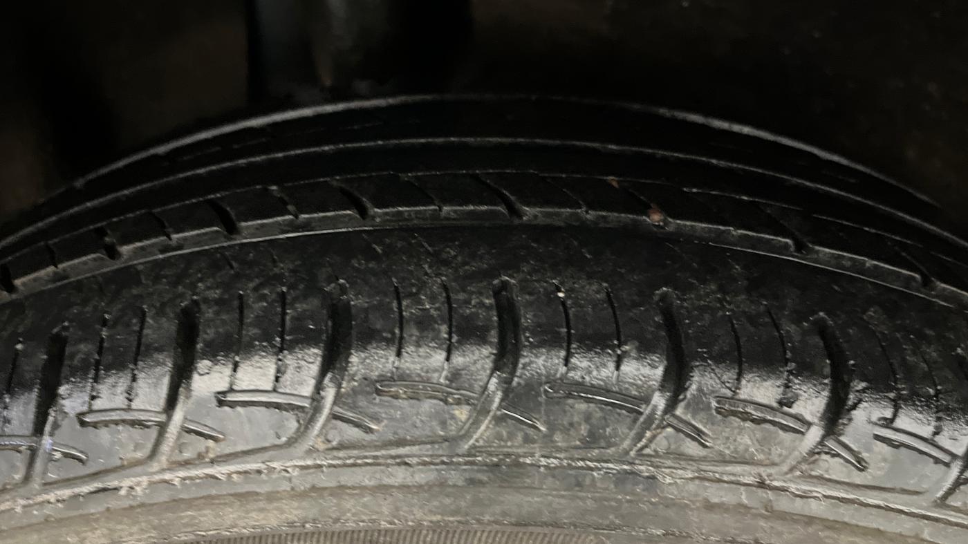2017 Maruti Baleno DELTA PETROL 1.2, Petrol, Manual, 28,783 km, Right Rear Tyre Tread