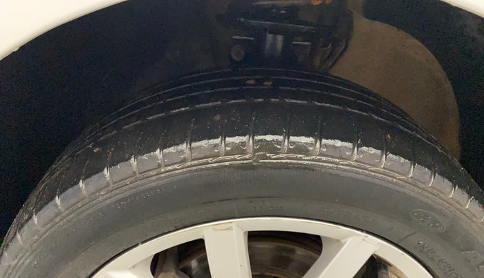 2018 Volkswagen Ameo HIGHLINE PLUS 1.0L 16 ALLOY, Petrol, Manual, 1,14,764 km, Left Front Tyre Tread