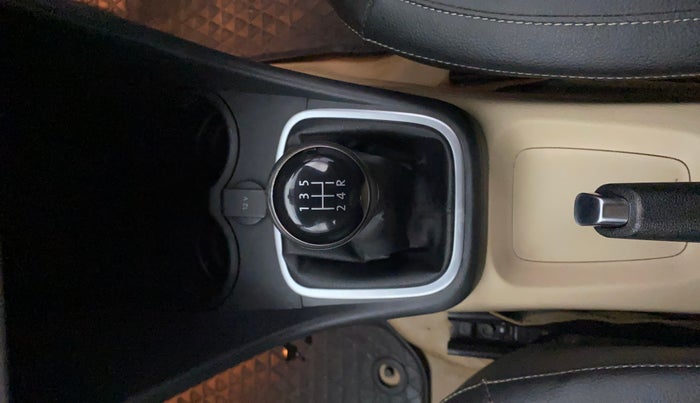 2018 Volkswagen Ameo HIGHLINE PLUS 1.0L 16 ALLOY, Petrol, Manual, 1,14,764 km, Gear Lever