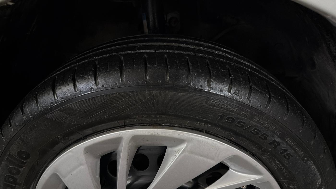 2021 Maruti Baleno SIGMA PETROL 1.2, Petrol, Manual, 64,567 km, Right Front Tyre Tread