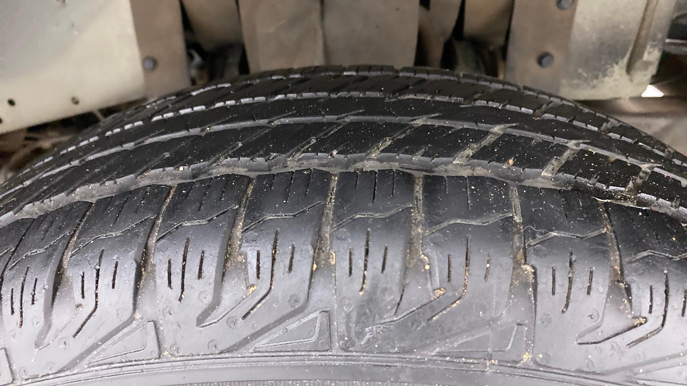 2018 Mahindra Thar CRDE 4X4 AC, Diesel, Manual, 90,305 km, Right Front Tyre Tread