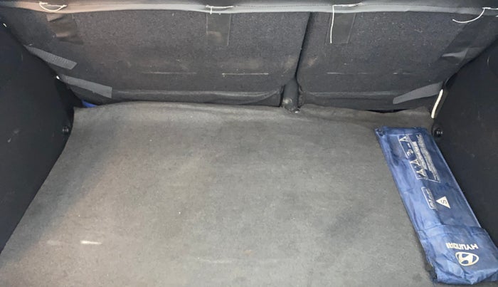 2015 Hyundai Elite i20 ASTA 1.4 CRDI (O), Diesel, Manual, 1,02,603 km, Boot Inside