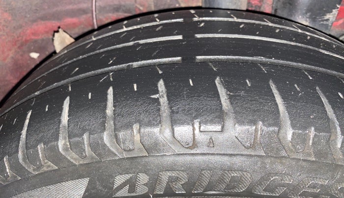 2015 Hyundai Elite i20 ASTA 1.4 CRDI (O), Diesel, Manual, 1,02,603 km, Left Rear Tyre Tread