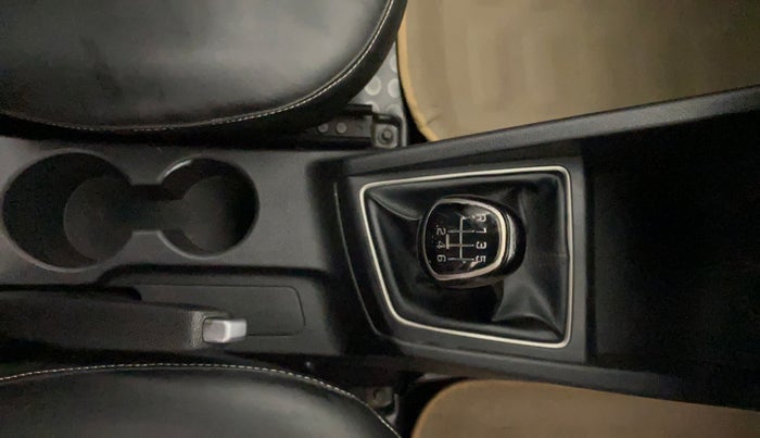 2015 Hyundai Elite i20 ASTA 1.4 CRDI (O), Diesel, Manual, 1,02,603 km, Gear Lever