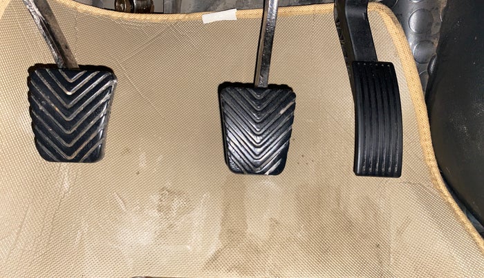 2015 Hyundai Elite i20 ASTA 1.4 CRDI (O), Diesel, Manual, 1,02,603 km, Pedals