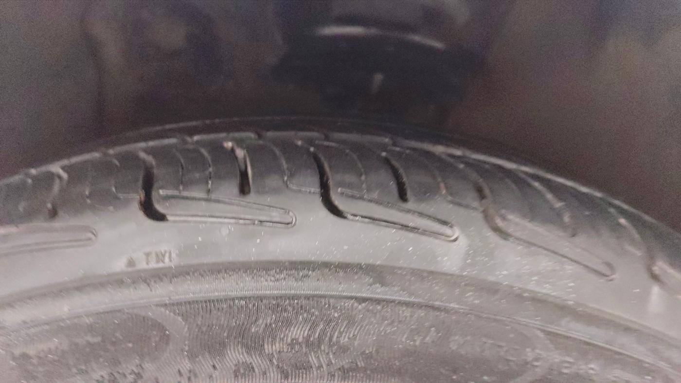 2014 Hyundai Xcent SX 1.2 (O), Petrol, Manual, 90,672 km, Left Front Tyre Tread