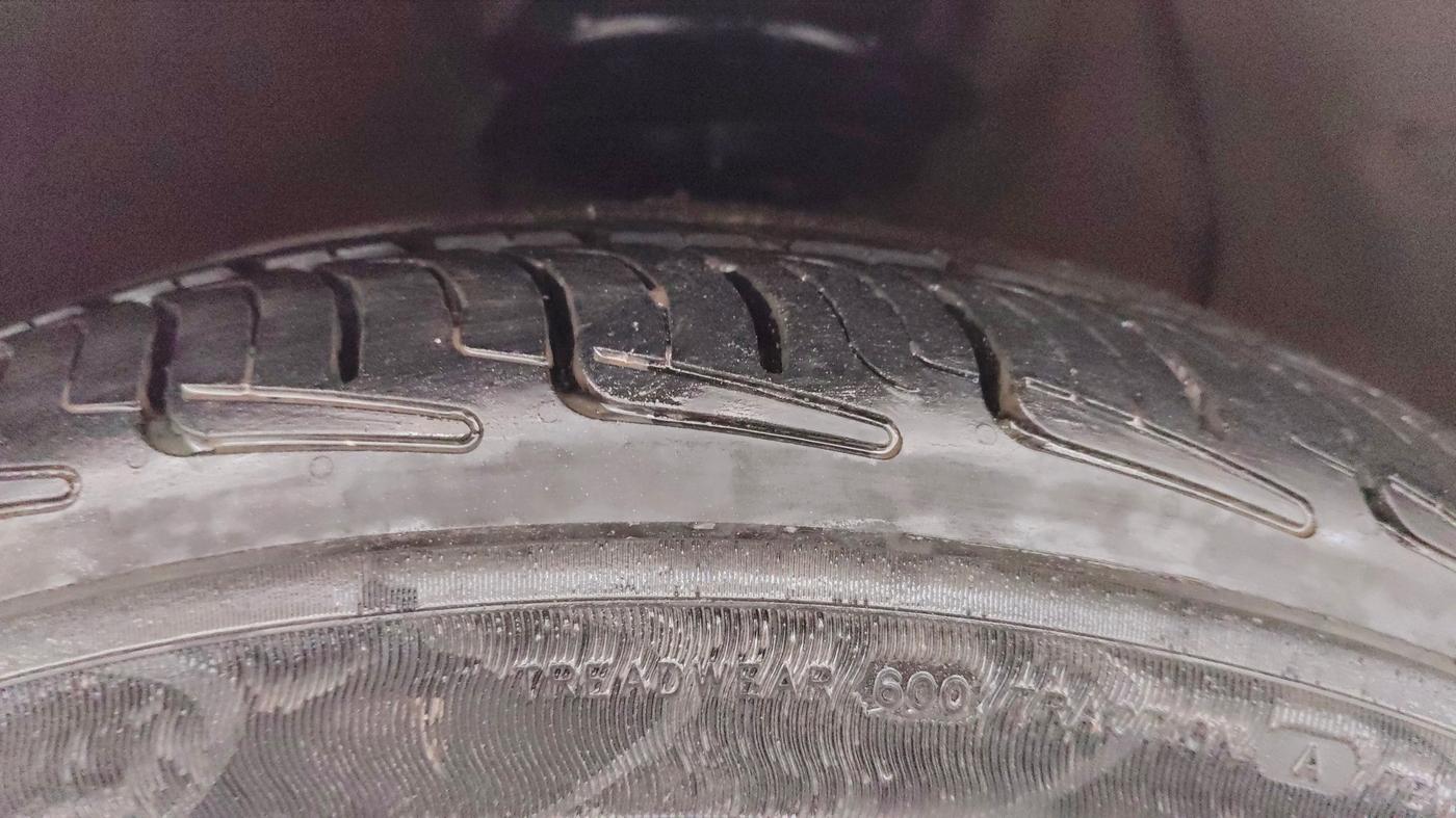 2014 Hyundai Xcent SX 1.2 (O), Petrol, Manual, 90,672 km, Right Front Tyre Tread