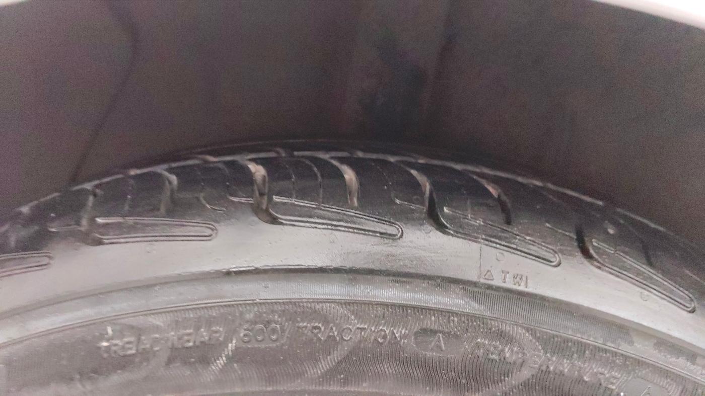 2014 Hyundai Xcent SX 1.2 (O), Petrol, Manual, 90,672 km, Right Rear Tyre Tread
