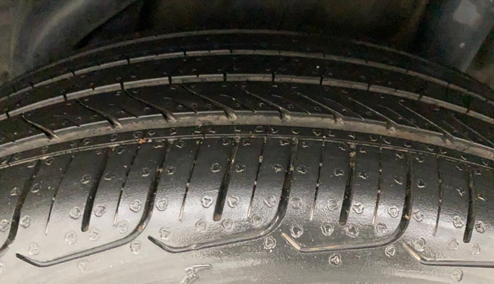 2018 Hyundai Verna 1.6 VTVT SX, Petrol, Manual, 34,214 km, Left Rear Tyre Tread