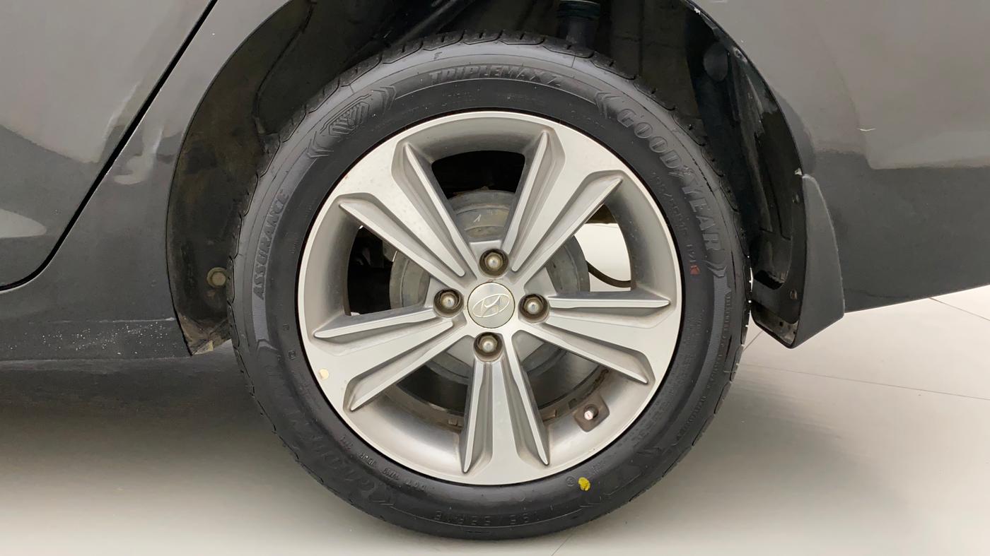 2018 Hyundai Verna 1.6 VTVT SX, Petrol, Manual, 34,214 km, Left Rear Wheel