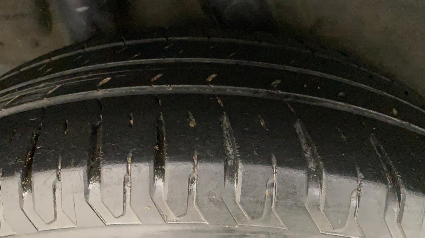 2018 Hyundai Verna 1.6 VTVT SX, Petrol, Manual, 34,214 km, Right Rear Tyre Tread