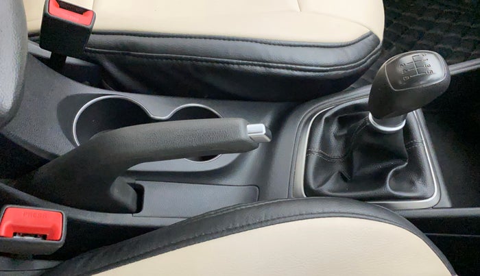 2018 Hyundai Verna 1.6 VTVT SX, Petrol, Manual, 34,214 km, Gear Lever