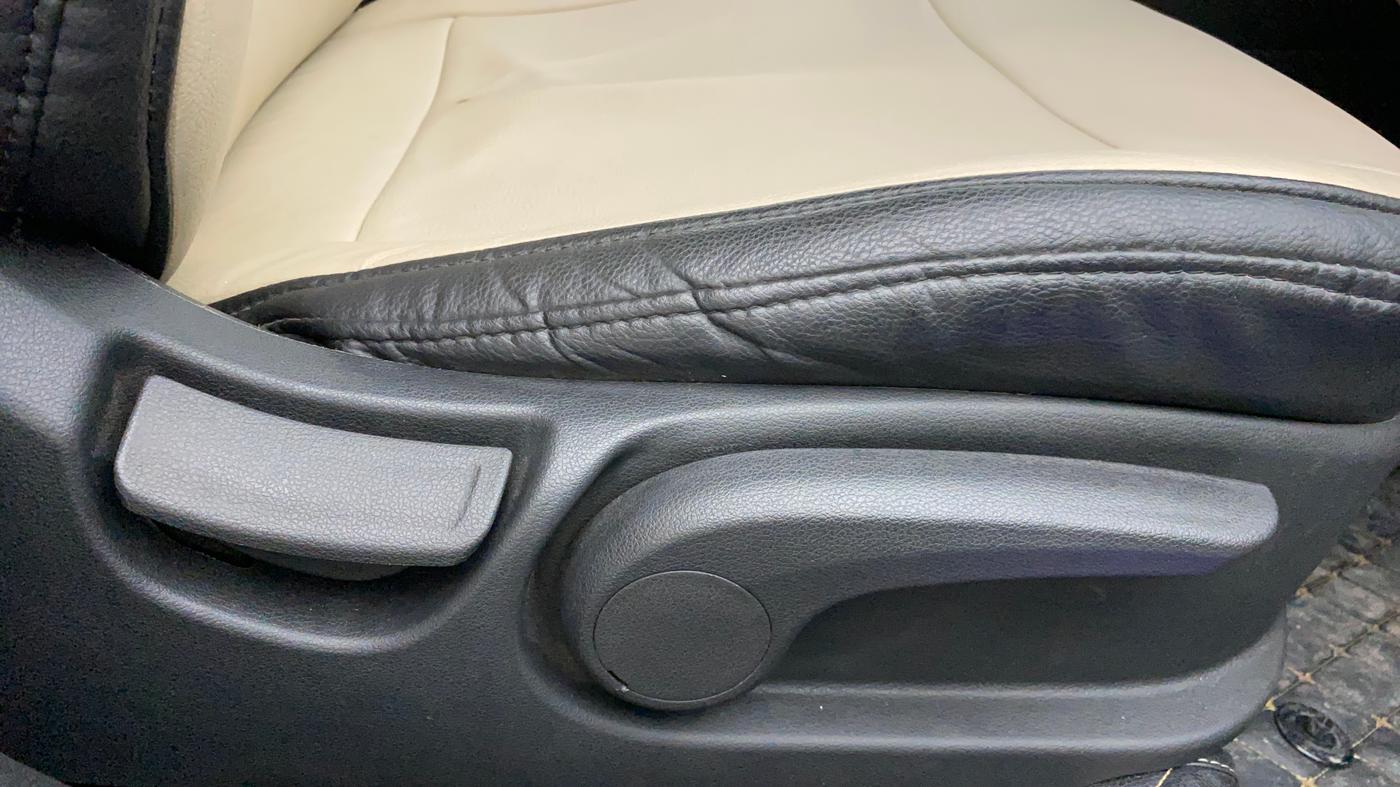 2018 Hyundai Verna 1.6 VTVT SX, Petrol, Manual, 34,214 km, Driver Side Adjustment Panel